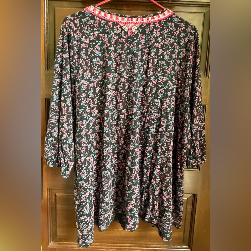 Lucky Brand Plus Black and Pink Embroidered Tunic - Picture 2 of 11